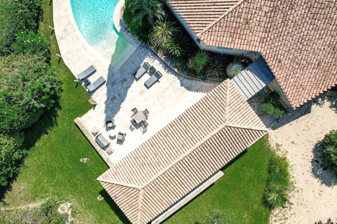 Estate in Uzès, Occitania, France 4 - 16197641