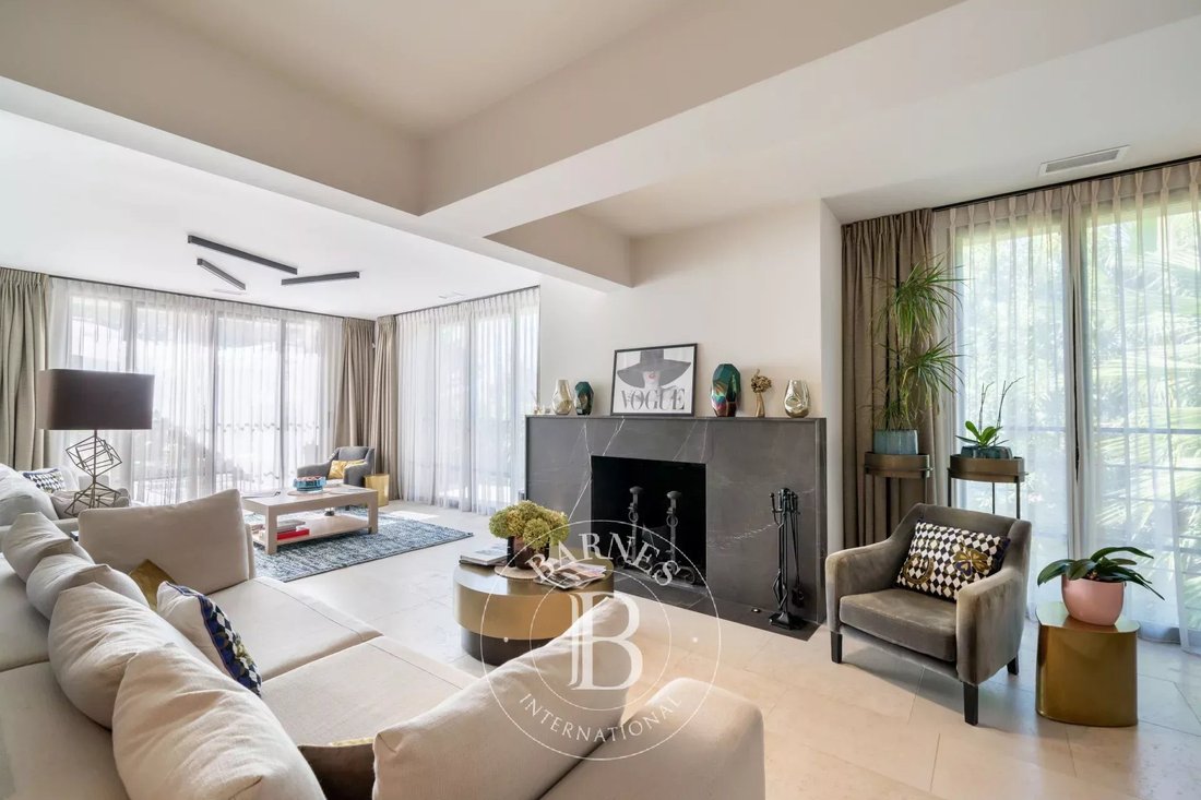 Villa in Cannes, Provence-Alpes-Côte d'Azur, France 4 - 15250473