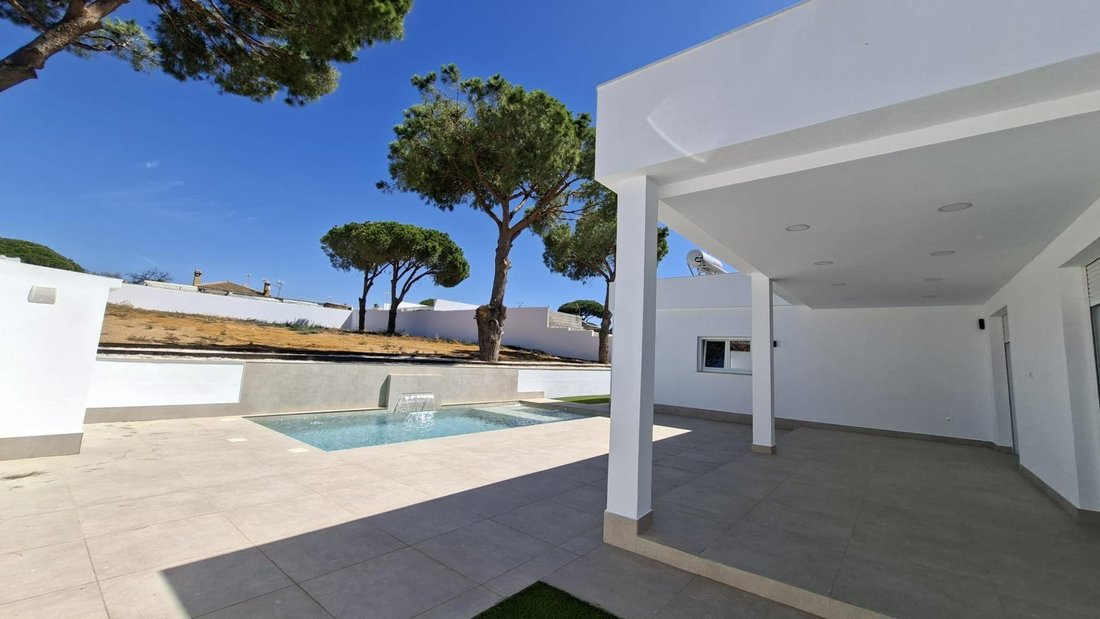Villa in Chiclana de la Frontera, Andalusia, Spain 4 - 16193122