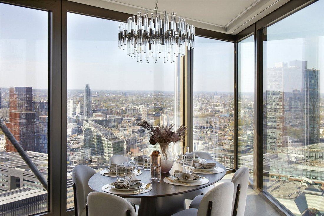 Apartment in EC2, Islington, England 4 - 16196068