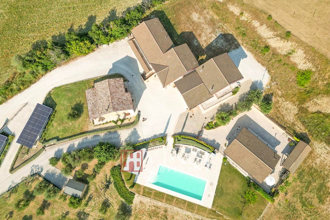 Country House in Tolentino, Marche, Italy 2 - 16196620