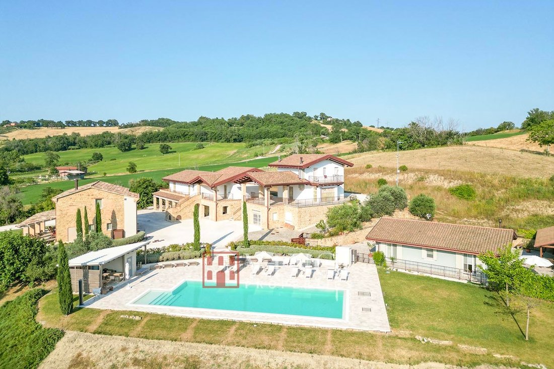 Country House in Tolentino, Marche, Italy 3 - 16196620