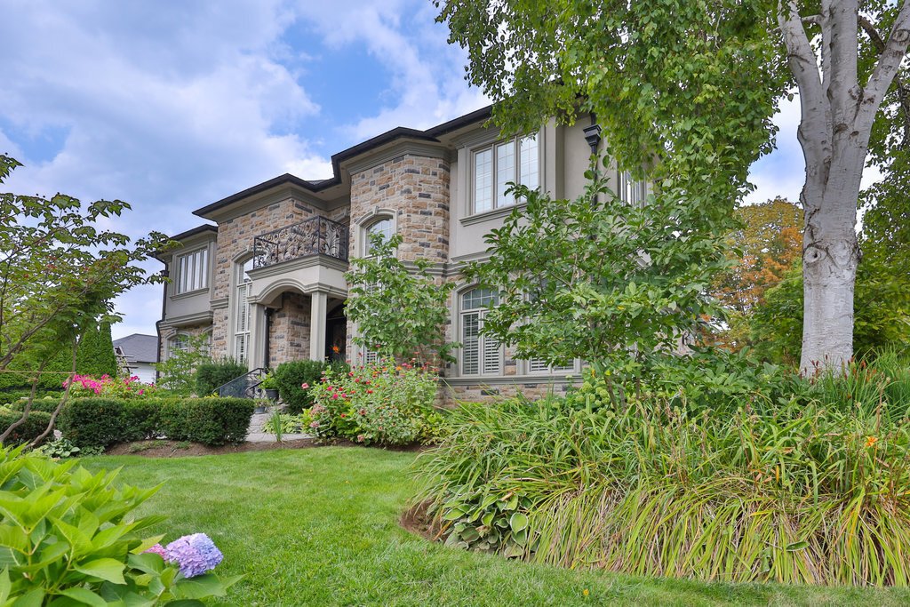 House in Burlington, Ontario, Canada 2 - 16190011