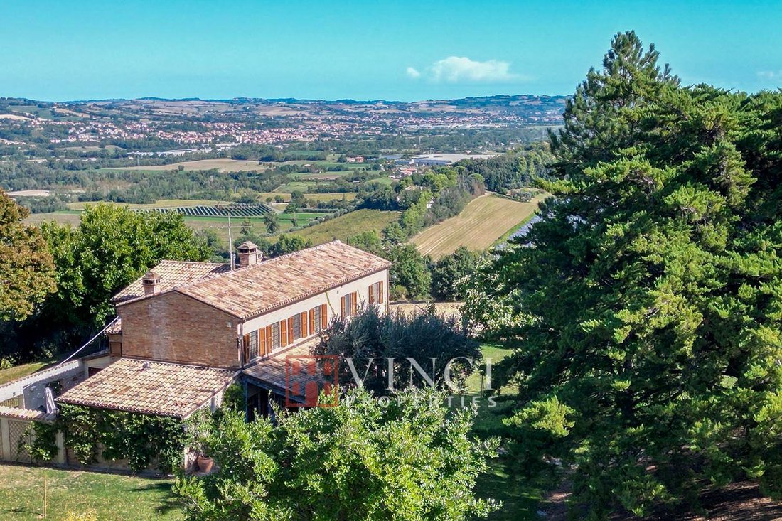 Country House in Terre Roveresche, Marche, Italy 3 - 16196267