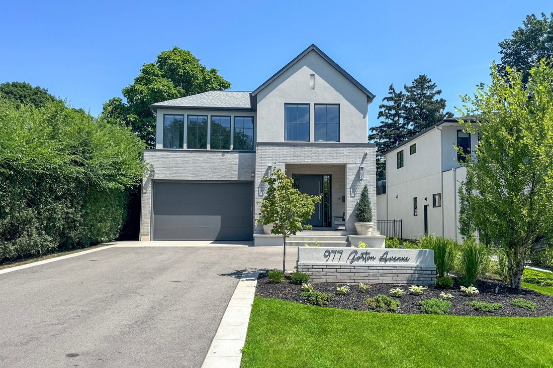 House in Burlington, Ontario, Canada 2 - 16195303
