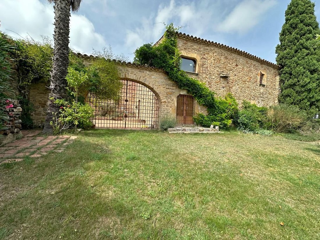 Villa in Quart, Catalonia, Spain 1 - 16200740