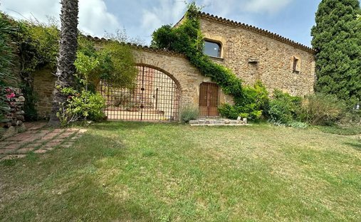 Villa in Quart, Katalonien, Spanien 1