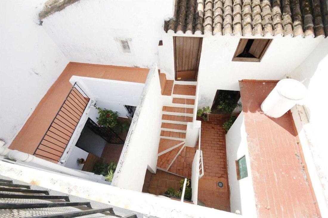 Estepona, Andalusia, Spain 5 - 16202032