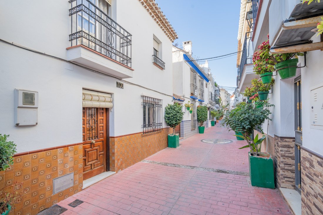 Townhouse in Estepona, Andalusia, Spain 2 - 16201039