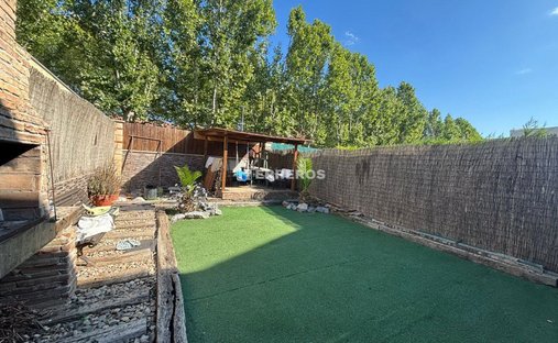 Townhouse in Villamediana de Iregua, La Rioja, Spain 1