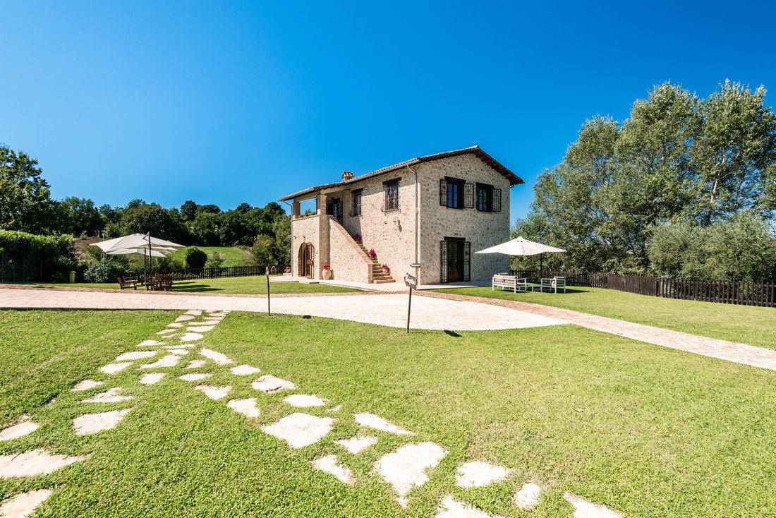 Villa in Tarano, Lazio, Italy 1 - 15923095