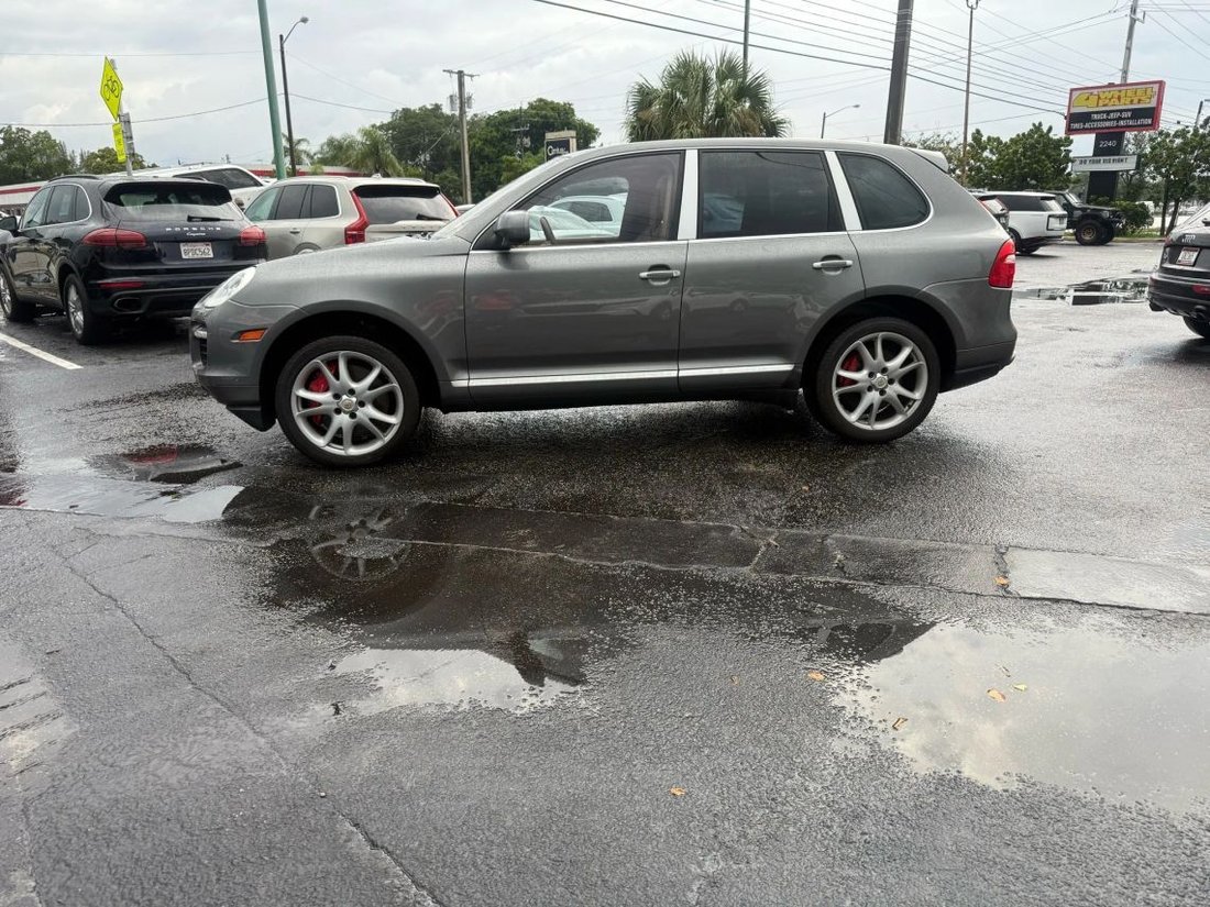 Suv in West Palm Beach, FL, United States 5 - 16201772