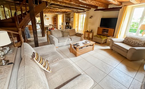 Castle for Sale in Prayssac, Occitanie, France