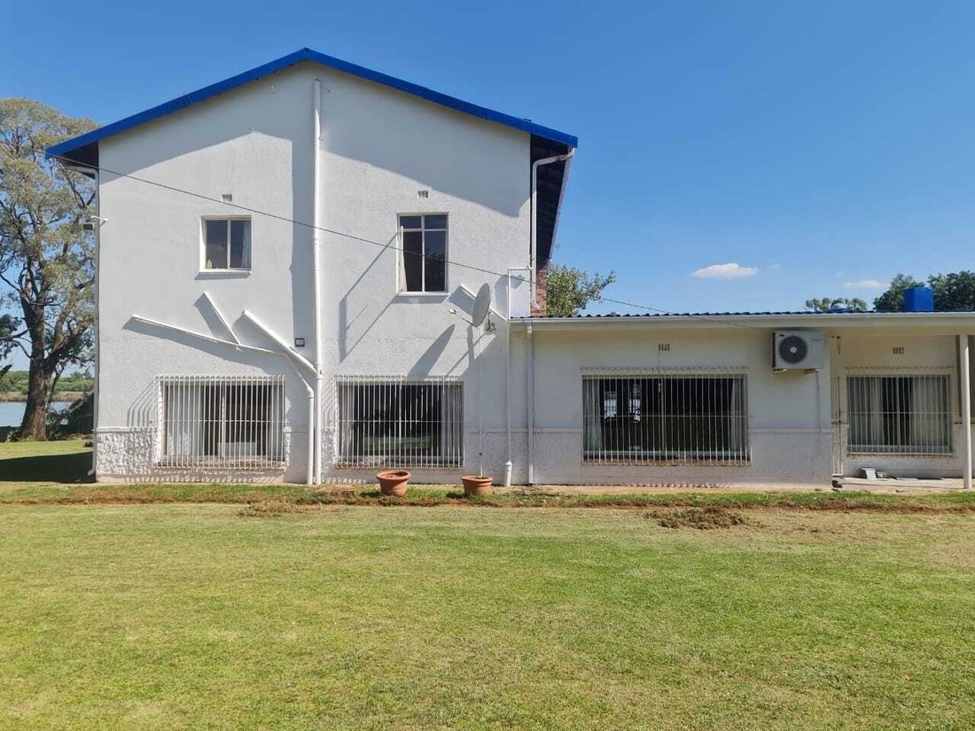 Farm Ranch in Vanderbijlpark, Gauteng, South Africa 1 - 16203514