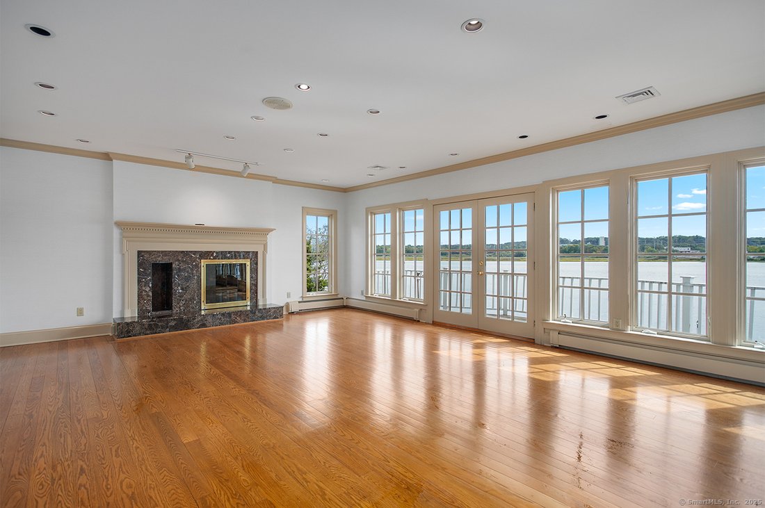 House in Stratford, Connecticut, United States 4 - 16205489