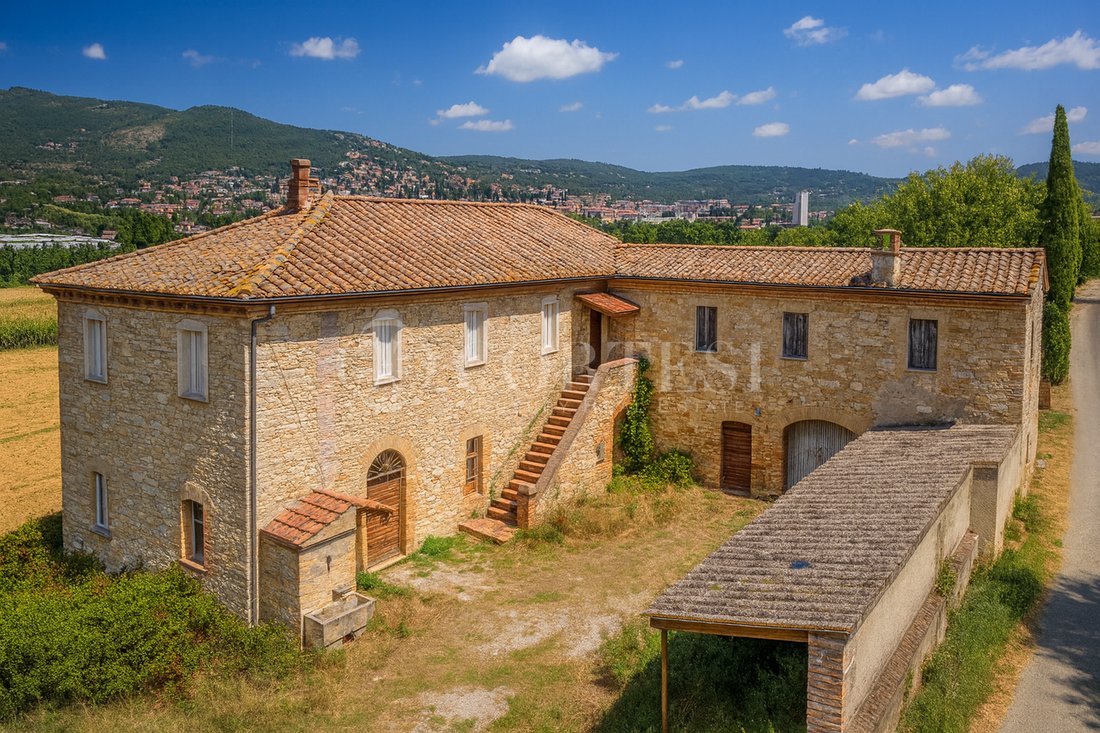 Villa in Corciano, Umbria, Italy 1 - 16204133