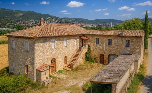 Villa in Corciano, Umbria, Italy 1