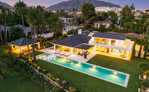 Villa a Puerto Banus, Marbella, Spagna 1