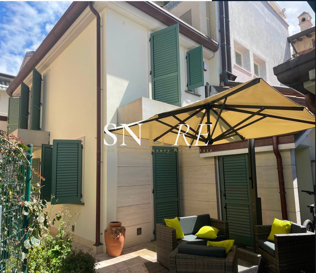 Villa in Vittoria Apuana, Forte dei Marmi, Tuscany 2 - 16202429