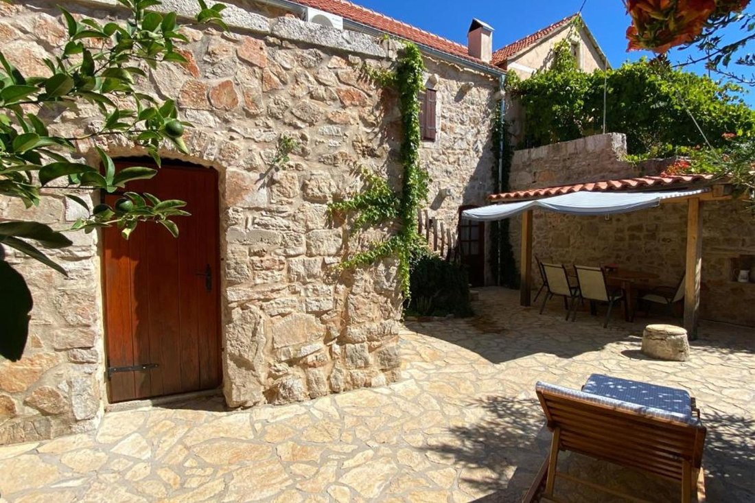 Villa in Vrbanj, Split-Dalmatia County, Croatia 1 - 16204502