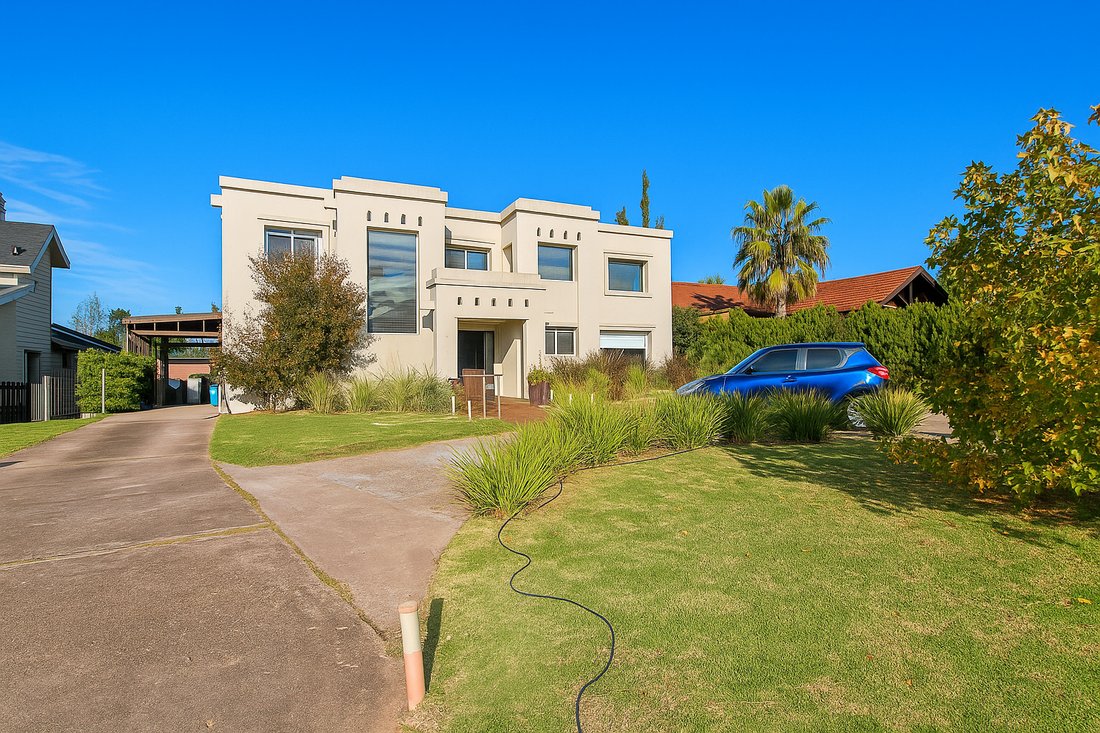 House in Lomas de Carrasco, Canelones Department, Uruguay 1 - 16203979