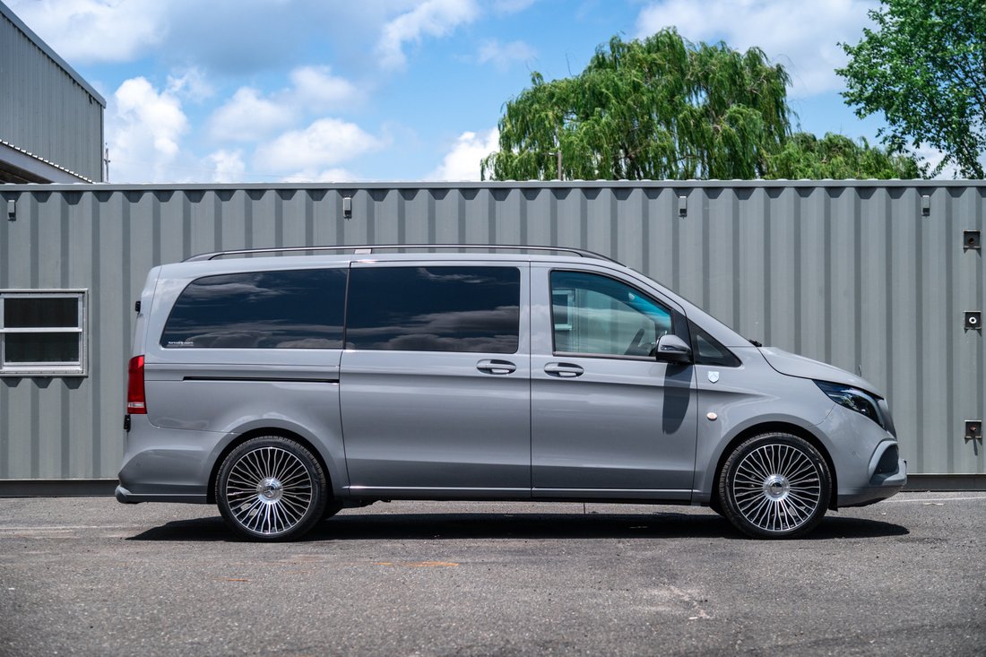 Limousine in Mount Laurel Township, New Jersey, United States 3 - 16203470