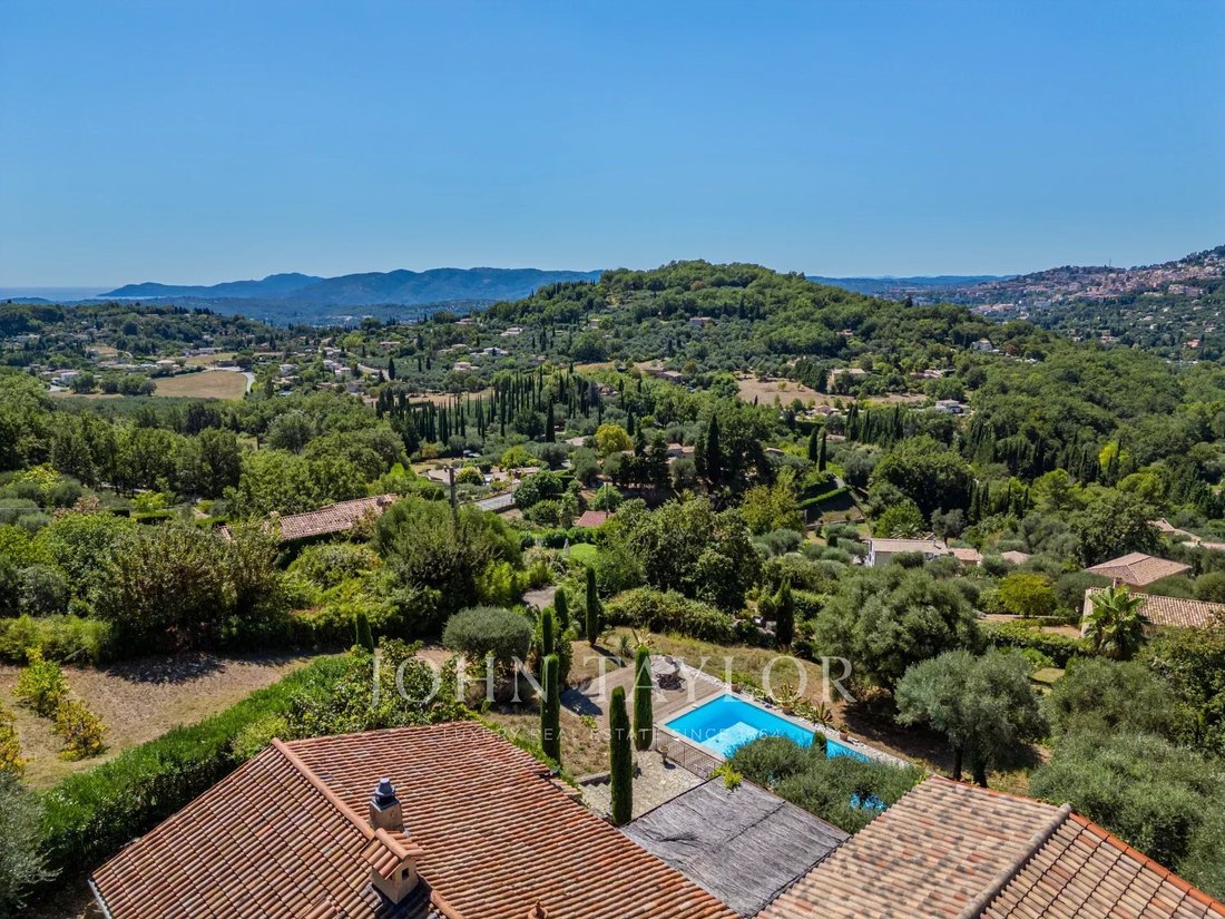 House in Châteauneuf-Grasse, Provence-Alpes-Côte d'Azur, France 3 - 16202588