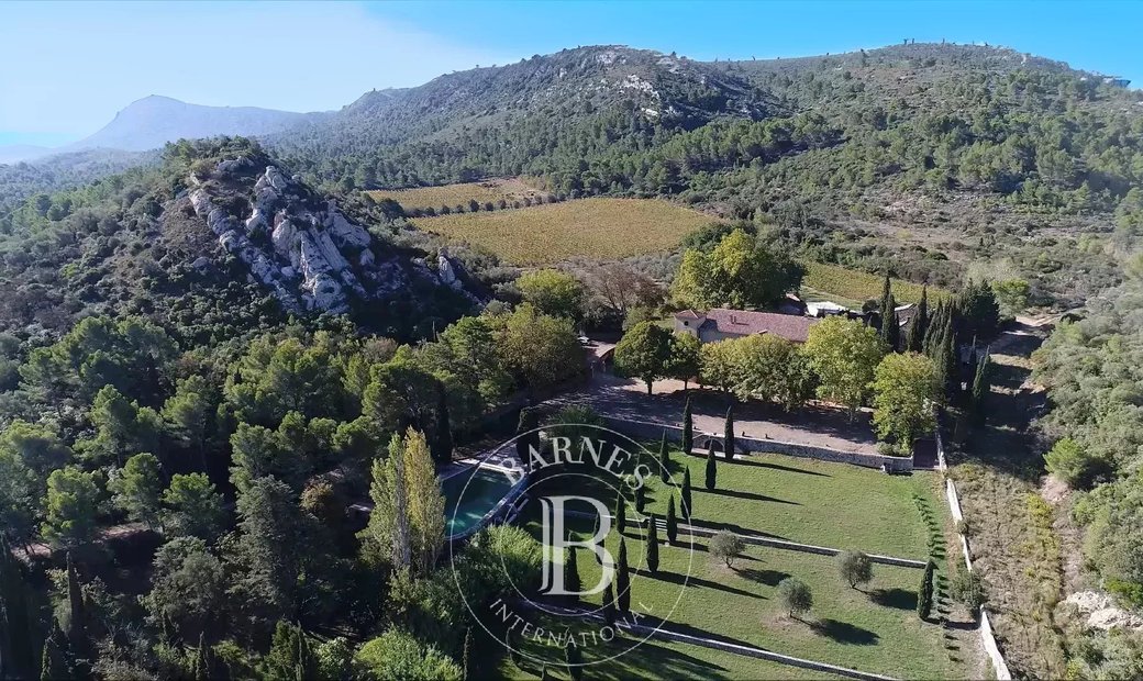 Occitanie Exceptional Property Of Approximately 307 Hectares