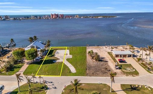 Land in Fort Myers Beach, Florida, United States 1