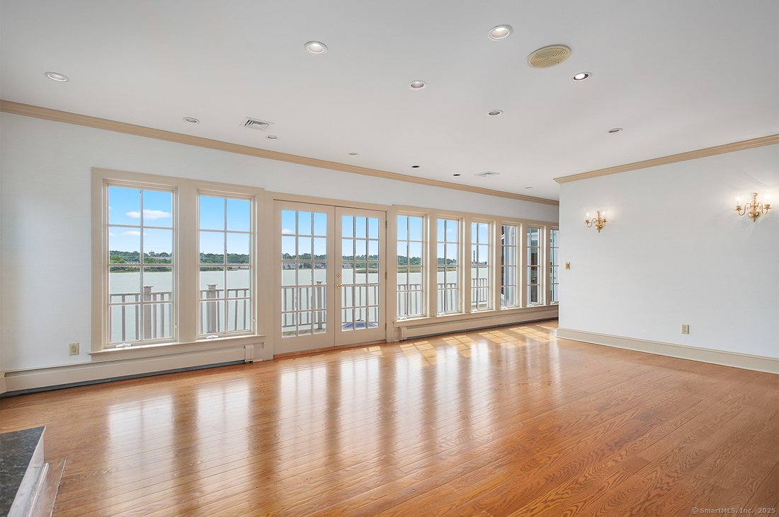 House in Stratford, Connecticut, United States 5 - 16205489