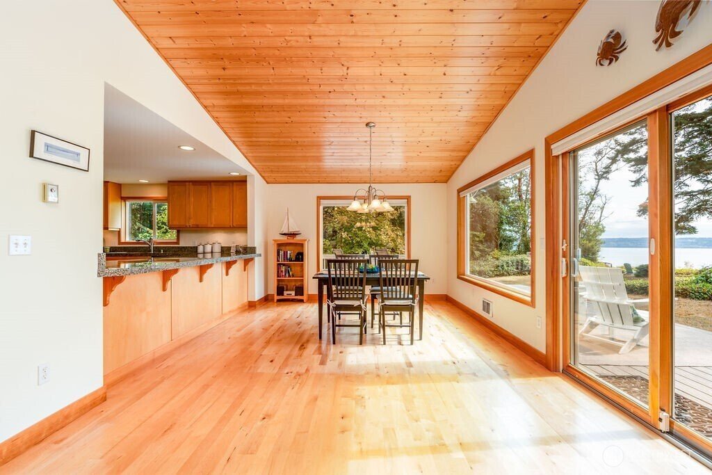 House in Hat Island, Washington, United States 4 - 16203886