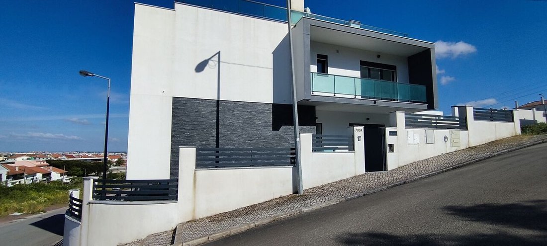 House in Pontinha e Famoes, Lisbon, Portugal 2 - 16206936