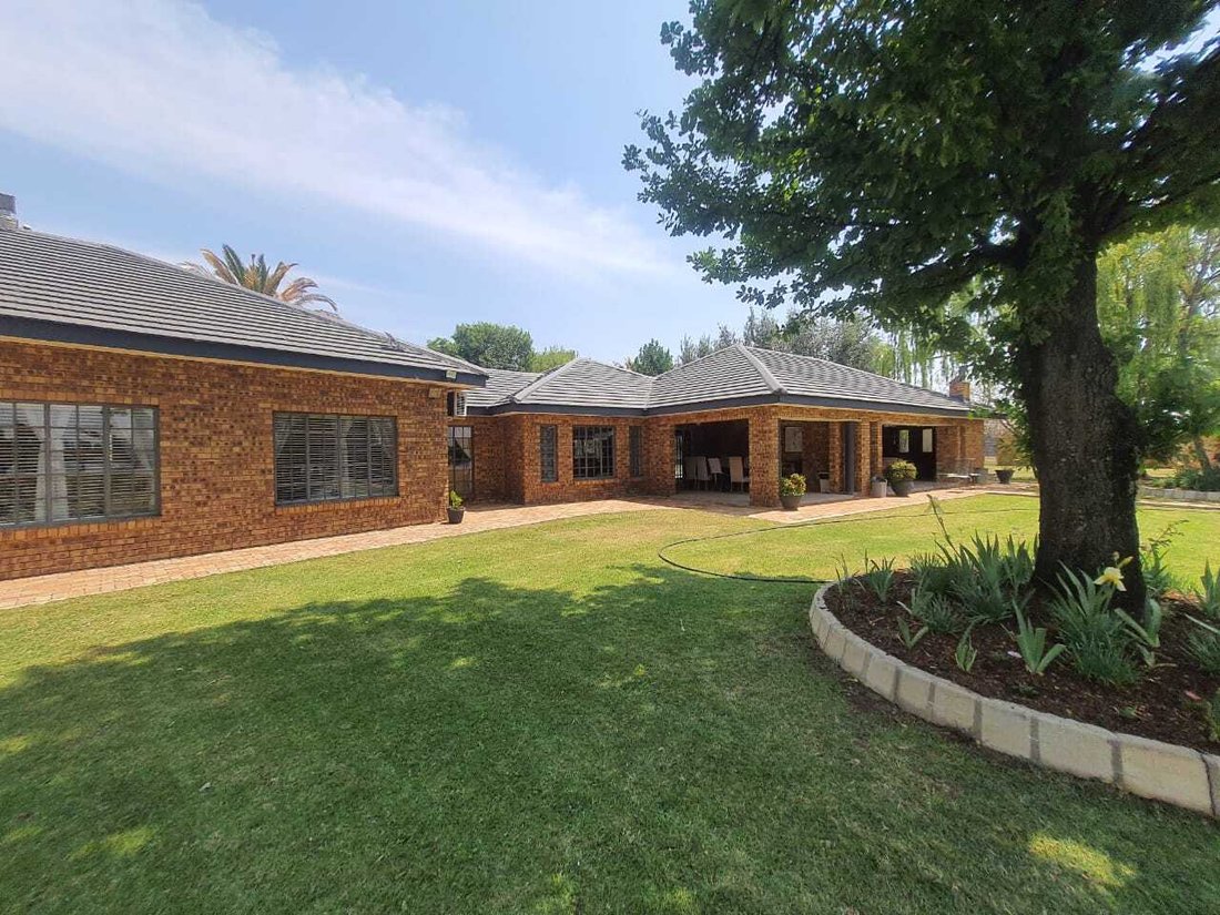 Farm Ranch in Vanderbijlpark, Free State, South Africa 1 - 16203524
