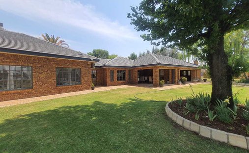 Farm Ranch in Vanderbijlpark, Free State, South Africa 1