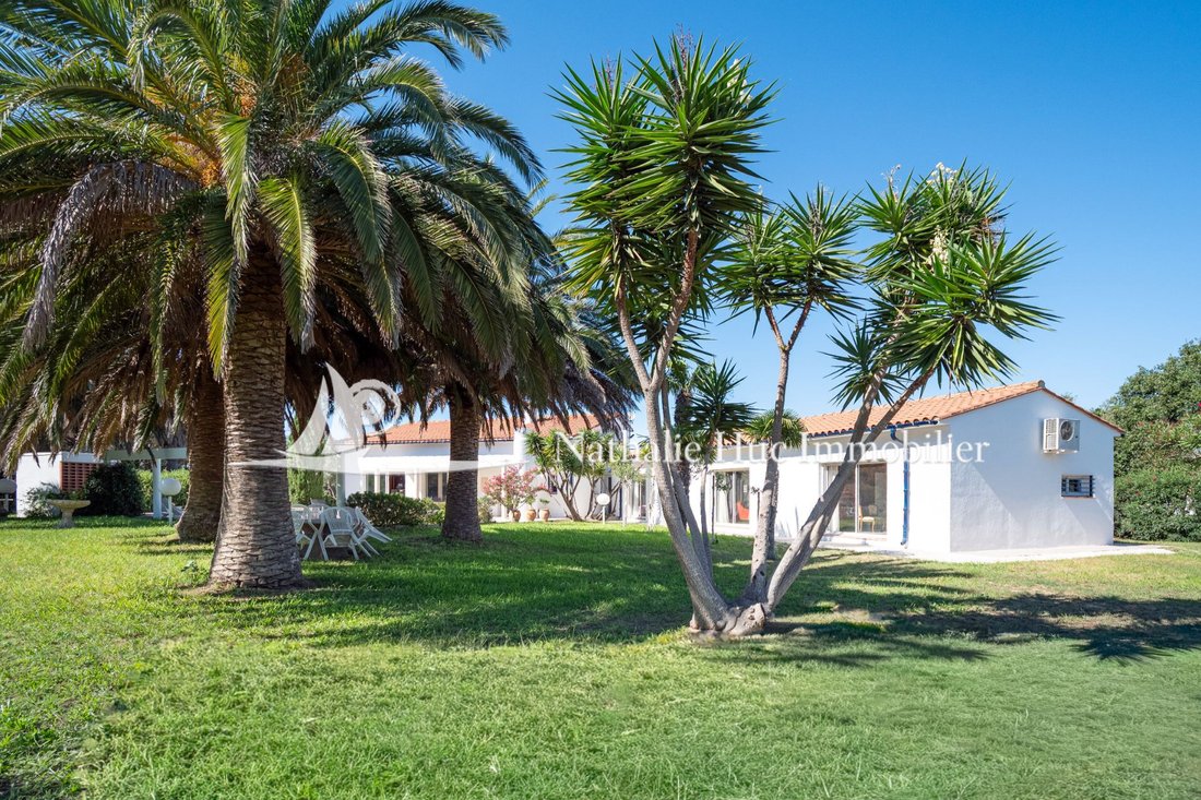 Villa in Les Remparts-Lunette, Perpignan, France 1 - 16203208