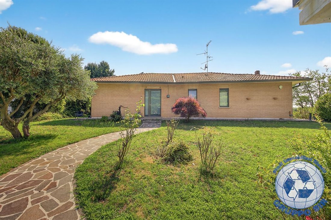 Villa in Camparada, Lombardy, Italy 1 - 16204112