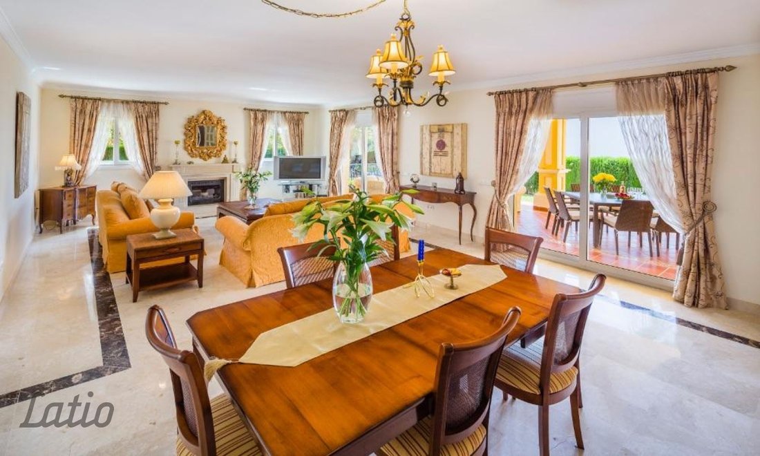 House in Marbella, Andalusia, Spain 5 - 16208207