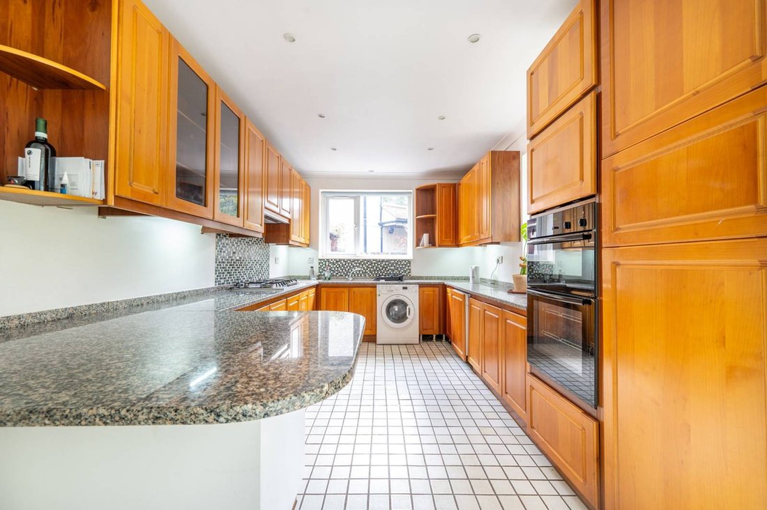 House in Willesden Green, Brent, England 4 - 16202694