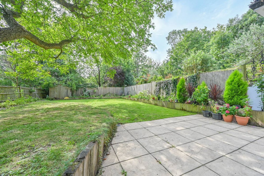 Apartment in Brondesbury Park, Brent, England 5 - 16202604
