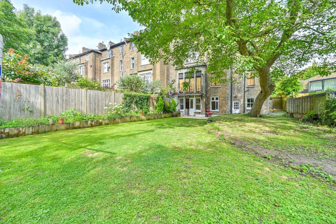 Apartment in Brondesbury Park, Brent, England 3 - 16202604