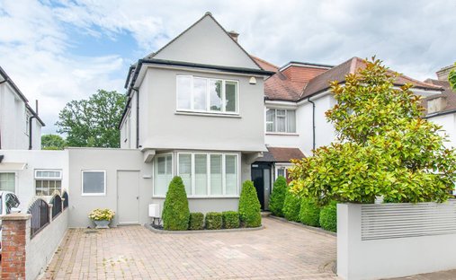 House in Brondesbury Park, Brent, England 1