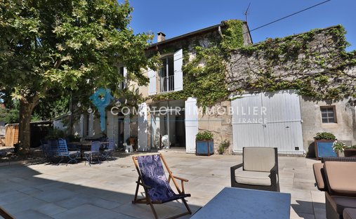 House in Noves, Provence-Alpes-Côte d'Azur, France 1