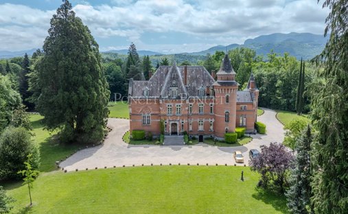 Château à Gajan, Occitanie, France 1