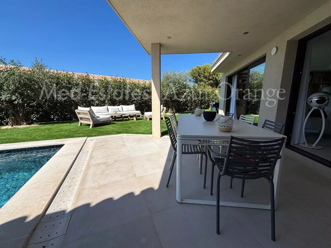 Villa in Ville-Les Saquedes-Le Bouillonnet, Sainte-Maxime, France 4 - 16202800
