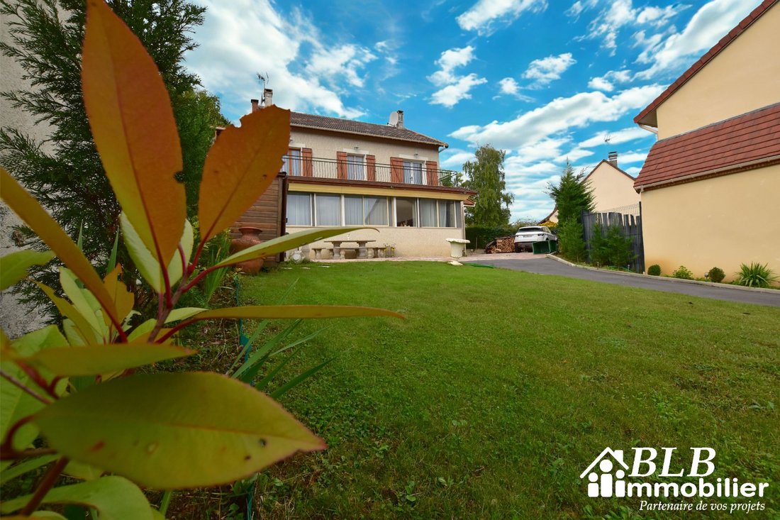 House in Les Essarts-le-Roi, Ile-de-France, France 1 - 16204409