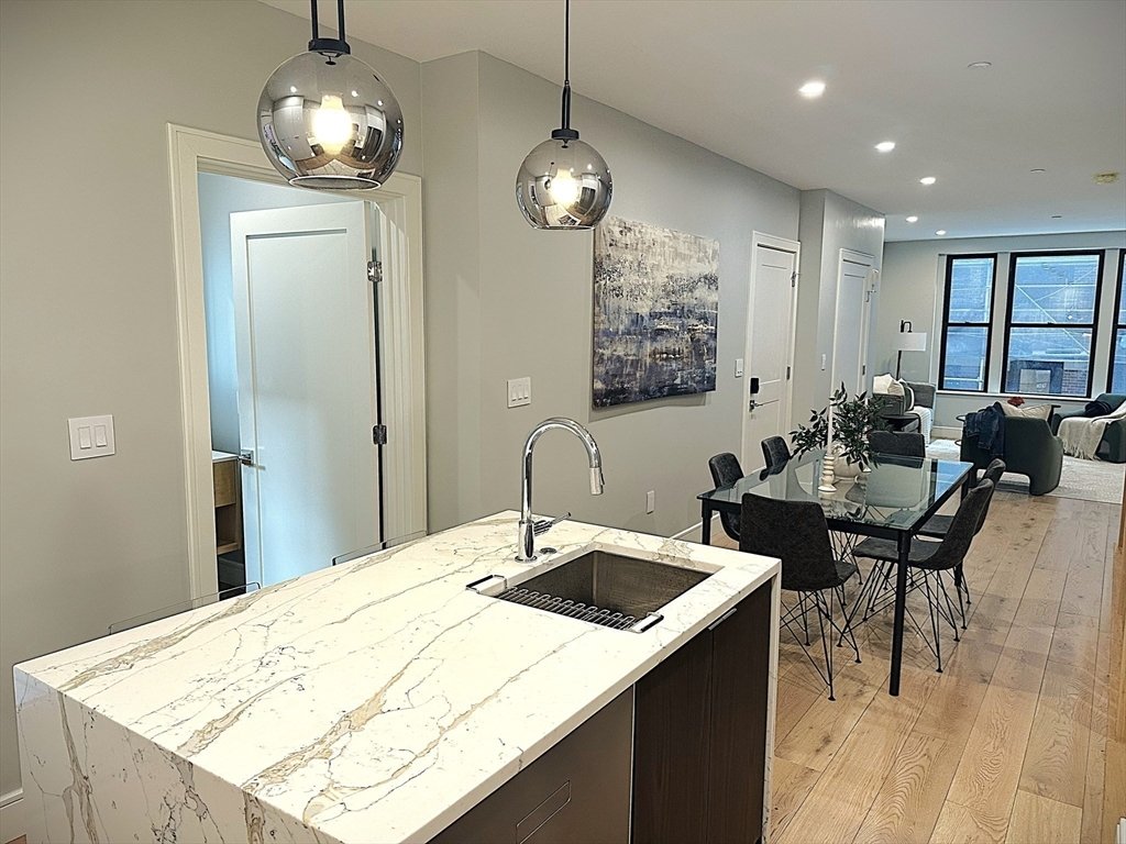 Condo in Boston, Massachusetts, United States 5 - 16128376