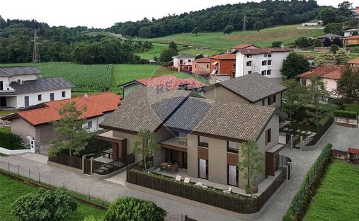 Villa in Arcisate, Lombardy, Italy 1