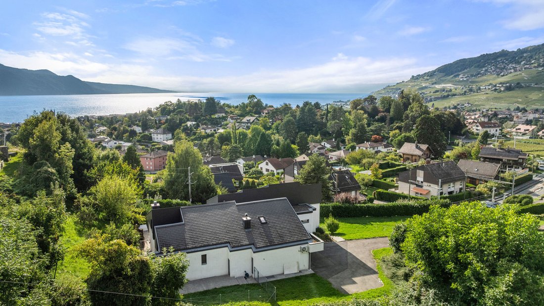 Beautiful Property With View On The Lake In Saint Légier