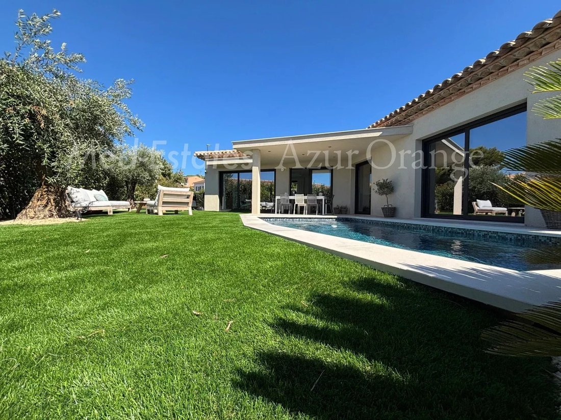 Villa in Ville-Les Saquedes-Le Bouillonnet, Sainte-Maxime, France 1 - 16202800