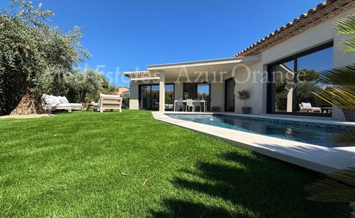 Villa in Ville-Les Saquedes-Le Bouillonnet, Sainte-Maxime, France 1
